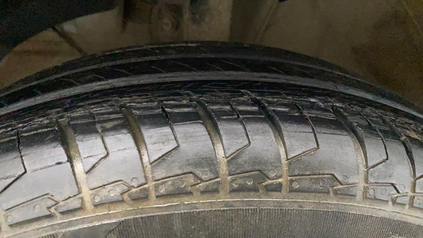 2022 Maruti Swift VXI, Petrol, Manual, 47,953 km, Left Front Tyre Tread