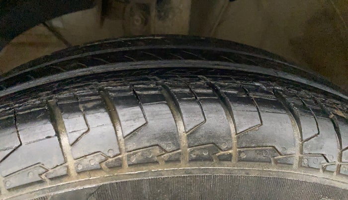 2022 Maruti Swift VXI, Petrol, Manual, 47,953 km, Left Front Tyre Tread
