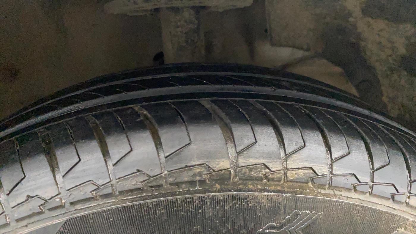 2022 Maruti Swift VXI, Petrol, Manual, 47,953 km, Right Front Tyre Tread