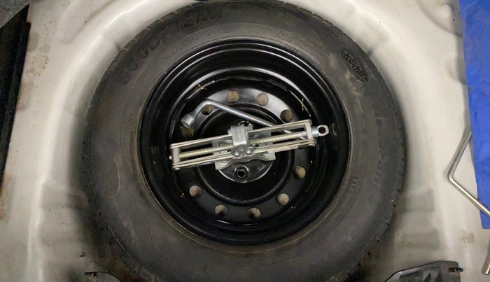 2022 Maruti Swift VXI, Petrol, Manual, 47,953 km, Spare Tyre