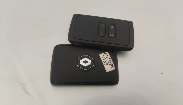 2021 Renault TRIBER RXZ AMT, Petrol, Automatic, 39,816 km, Key Close Up