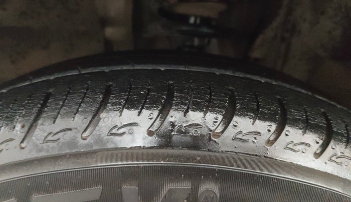 2021 Renault TRIBER RXZ AMT, Petrol, Automatic, 39,816 km, Left Front Tyre Tread