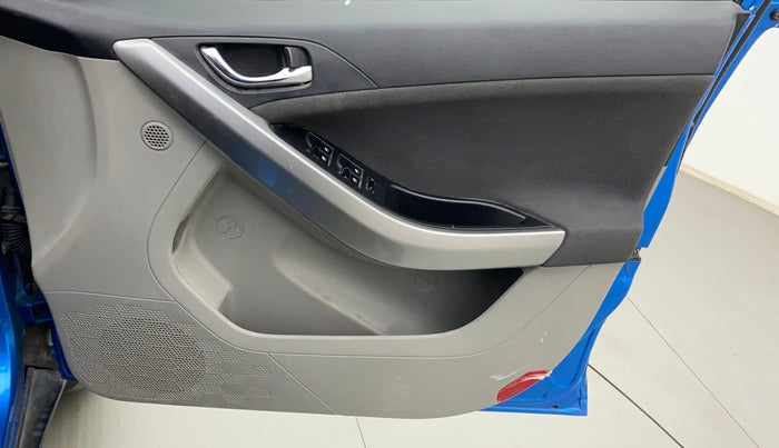 2017 Tata NEXON XZ PLUS PETROL, Petrol, Manual, 27,584 km, Driver Side Door Panels Control