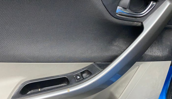 2017 Tata NEXON XZ PLUS PETROL, Petrol, Manual, 27,584 km, Left rear window switch / handle - Switch/handle not functional