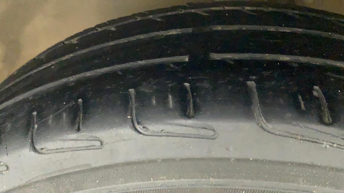 2016 Maruti Alto 800 LXI, Petrol, Manual, 67,999 km, Left Front Tyre Tread