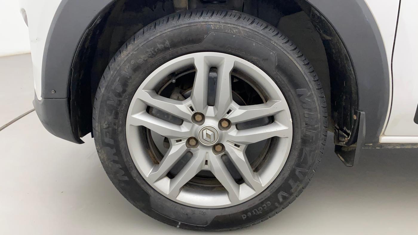 2020 Renault TRIBER RXZ, Petrol, Manual, 28,737 km, Left Front Wheel