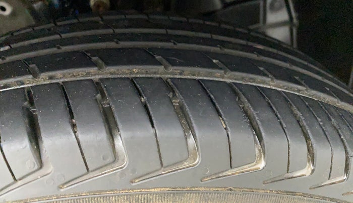 2021 Maruti New Wagon-R 1.0 Lxi (o) cng, CNG, Manual, 17,268 km, Right Front Tyre Tread