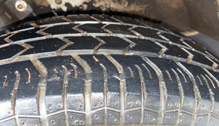2016 Maruti Swift VXI, Petrol, Manual, 46,950 km, Left Front Tyre Tread