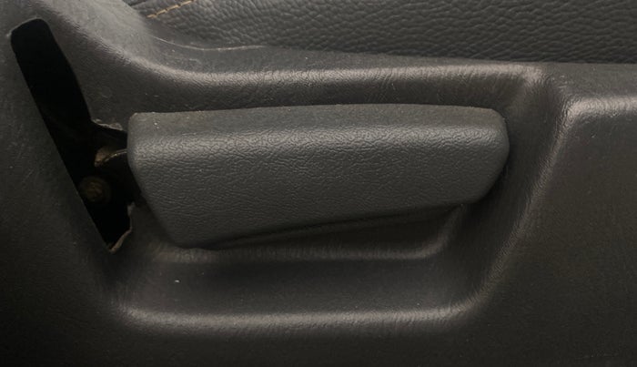2015 Maruti Alto K10 VXI, Petrol, Manual, 37,017 km, Driver Side Adjustment Panel