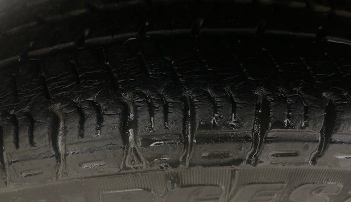 2015 Maruti Alto K10 VXI, Petrol, Manual, 37,017 km, Right Rear Tyre Tread
