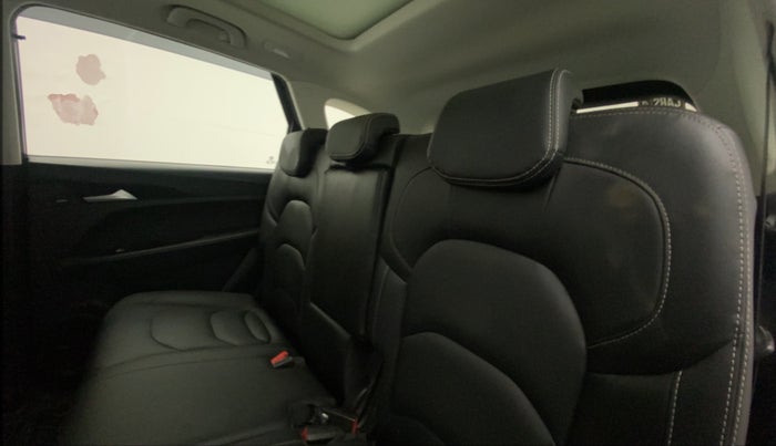 2019 MG HECTOR SHARP 1.5 DCT PETROL, Petrol, Automatic, 18,802 km, Right Side Rear Door Cabin