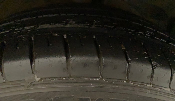 2019 MG HECTOR SHARP 1.5 DCT PETROL, Petrol, Automatic, 18,802 km, Left Front Tyre Tread