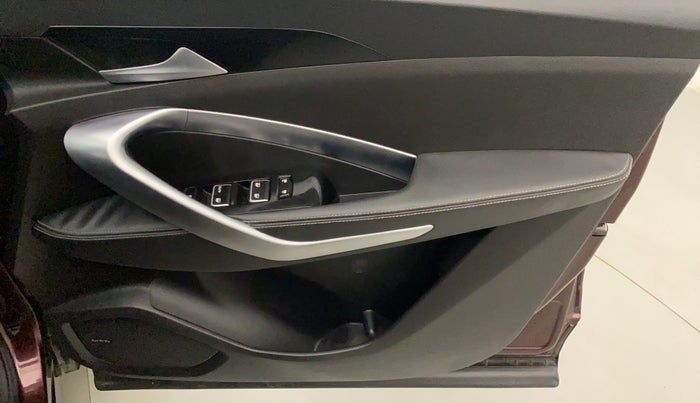 2019 MG HECTOR SHARP 1.5 DCT PETROL, Petrol, Automatic, 18,802 km, Driver Side Door Panels Control