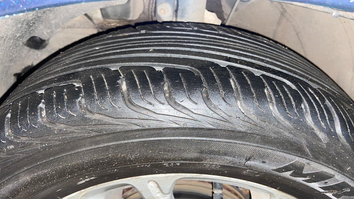 2020 Maruti Swift ZXI AMT, Petrol, Automatic, 96,438 km, Left Front Tyre Tread