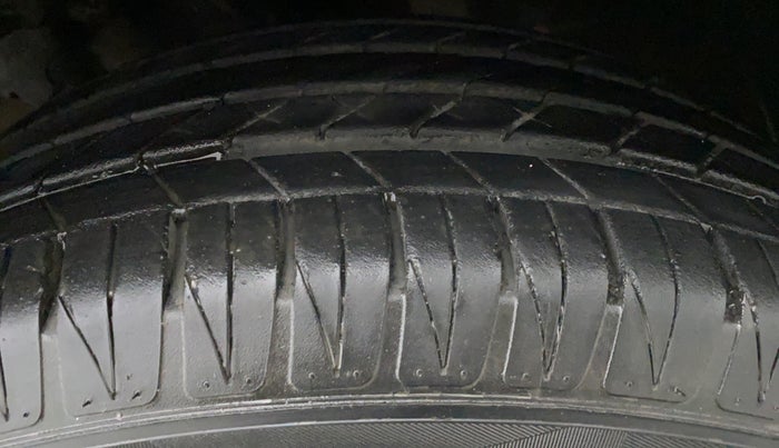 2021 KIA SONET HTK+ 1.5 D AT, Diesel, Automatic, 32,686 km, Left Front Tyre Tread