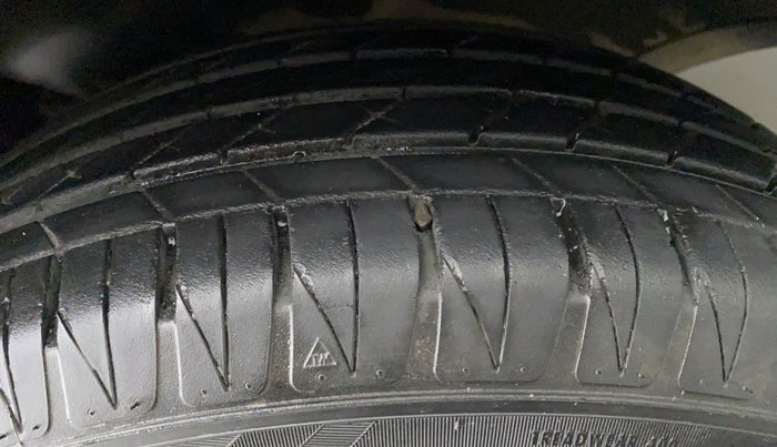 2021 KIA SONET HTK+ 1.5 D AT, Diesel, Automatic, 32,686 km, Left Rear Tyre Tread