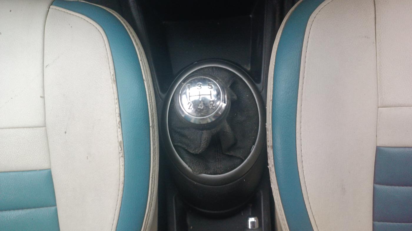 2013 Hyundai i20 SPORTZ 1.2, Petrol, Manual, 1,10,342 km, Gear Lever