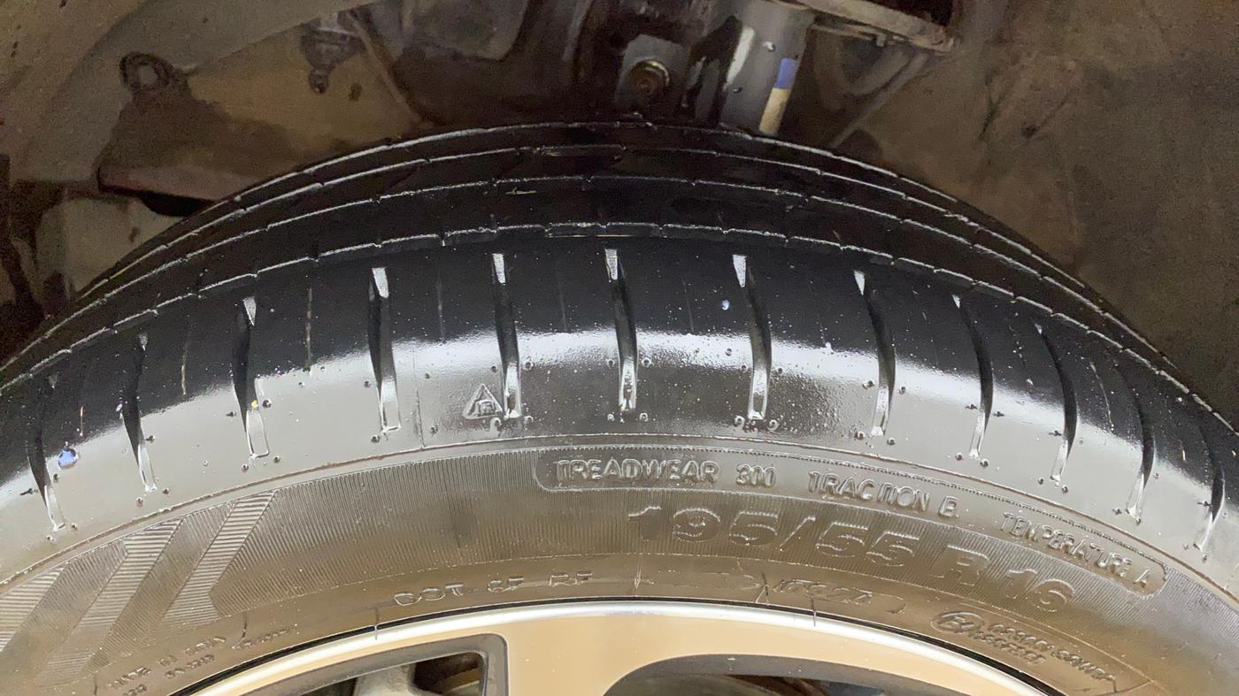 2024 Toyota Glanza G, Petrol, Manual, 42,848 km, Left Front Tyre Tread