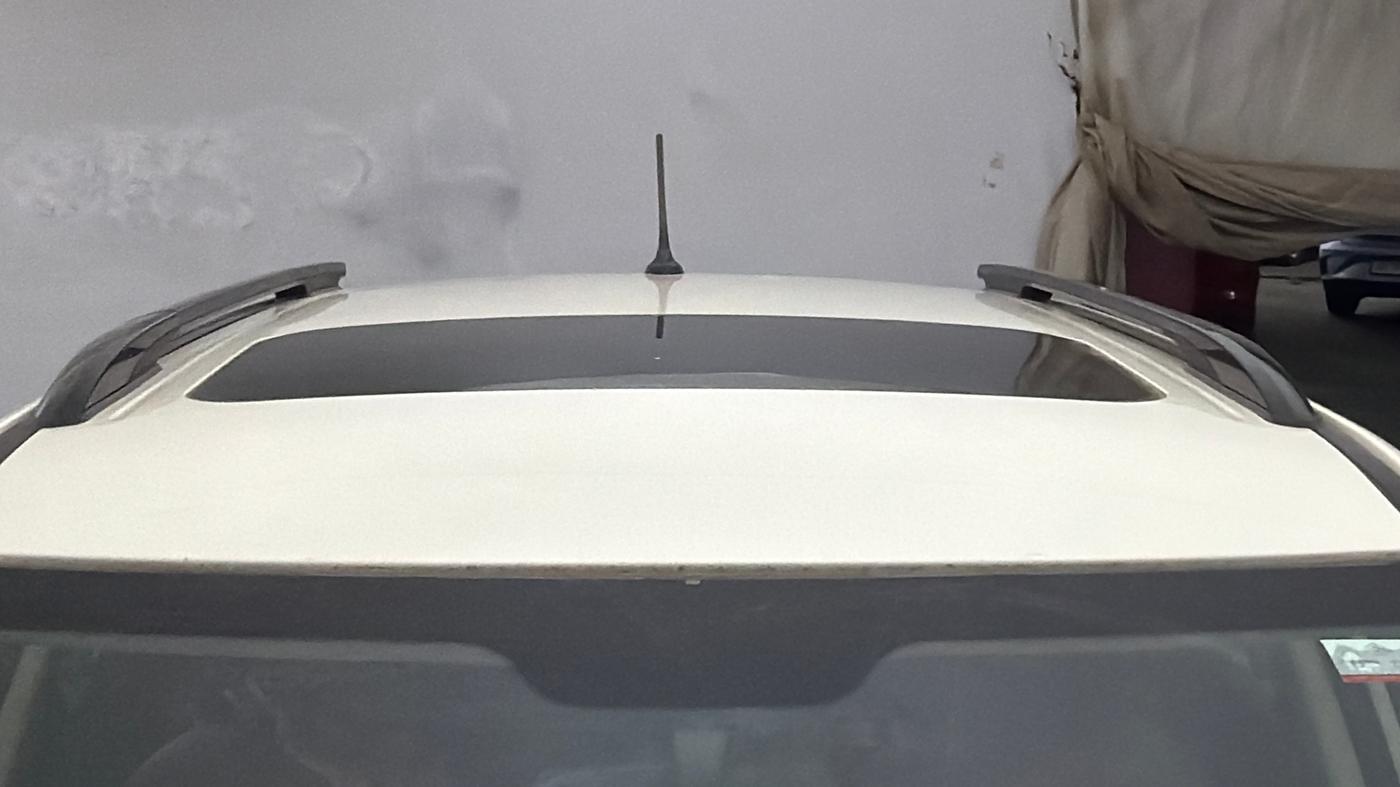 2022 Mahindra XUV300 W6 1.2 PETROL AMT, Petrol, Automatic, 1,12,140 km, Moonroof/ Sunroof