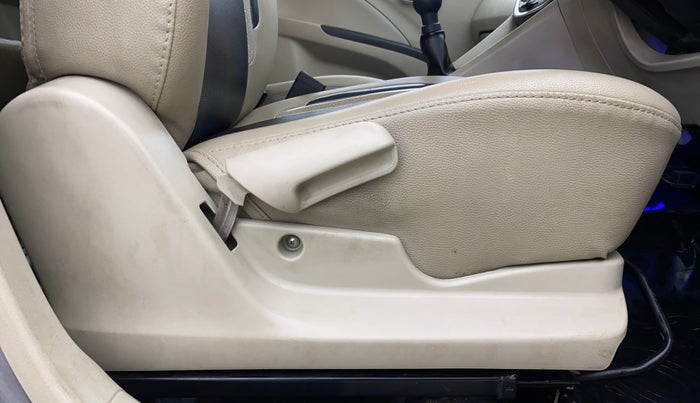 2018 Maruti Celerio VXI (O) CNG, CNG, Manual, 81,930 km, Driver Side Adjustment Panel