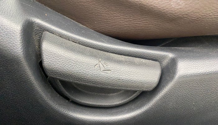 2015 Hyundai Grand i10 ASTA AT 1.2 KAPPA VTVT, Petrol, Automatic, 53,267 km, Driver Side Adjustment Panel