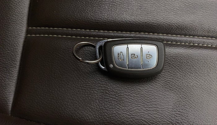 2015 Hyundai Grand i10 ASTA AT 1.2 KAPPA VTVT, Petrol, Automatic, 53,267 km, Key Close Up