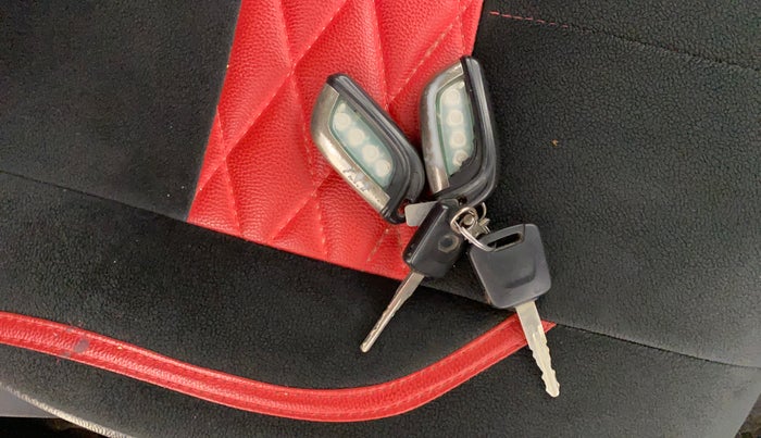 2018 Datsun Go T, Petrol, Manual, 45,073 km, Key Close Up