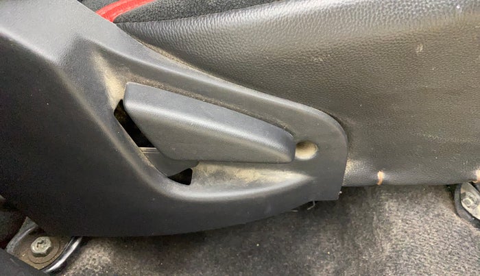 2018 Datsun Go T, Petrol, Manual, 45,073 km, Driver Side Adjustment Panel