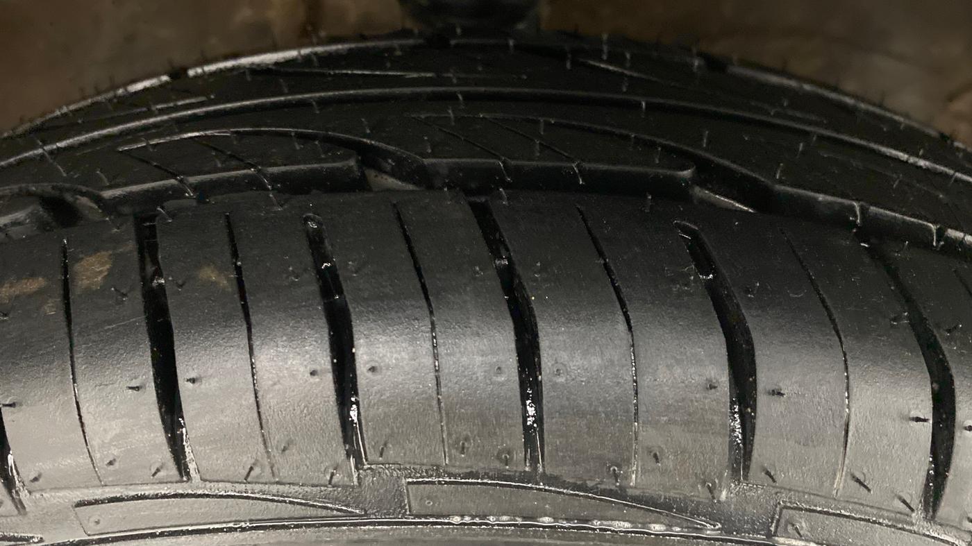 2016 Maruti Alto 800 VXI, Petrol, Manual, 98,839 km, Right Front Tyre Tread