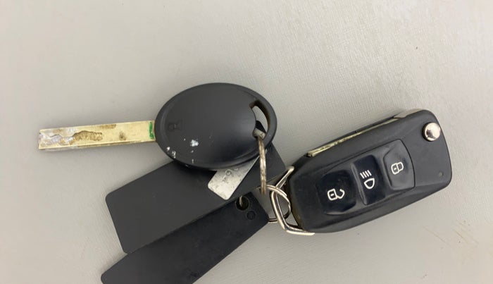 2019 Tata Tiago XZ PLUS PETROL, Petrol, Manual, 73,750 km, Key Close Up