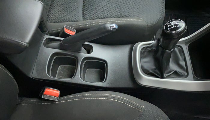 2016 Maruti S Cross DELTA 1.3, Diesel, Manual, 59,292 km, Gear Lever