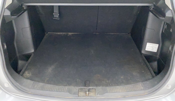 2016 Maruti S Cross DELTA 1.3, Diesel, Manual, 59,292 km, Boot Inside View