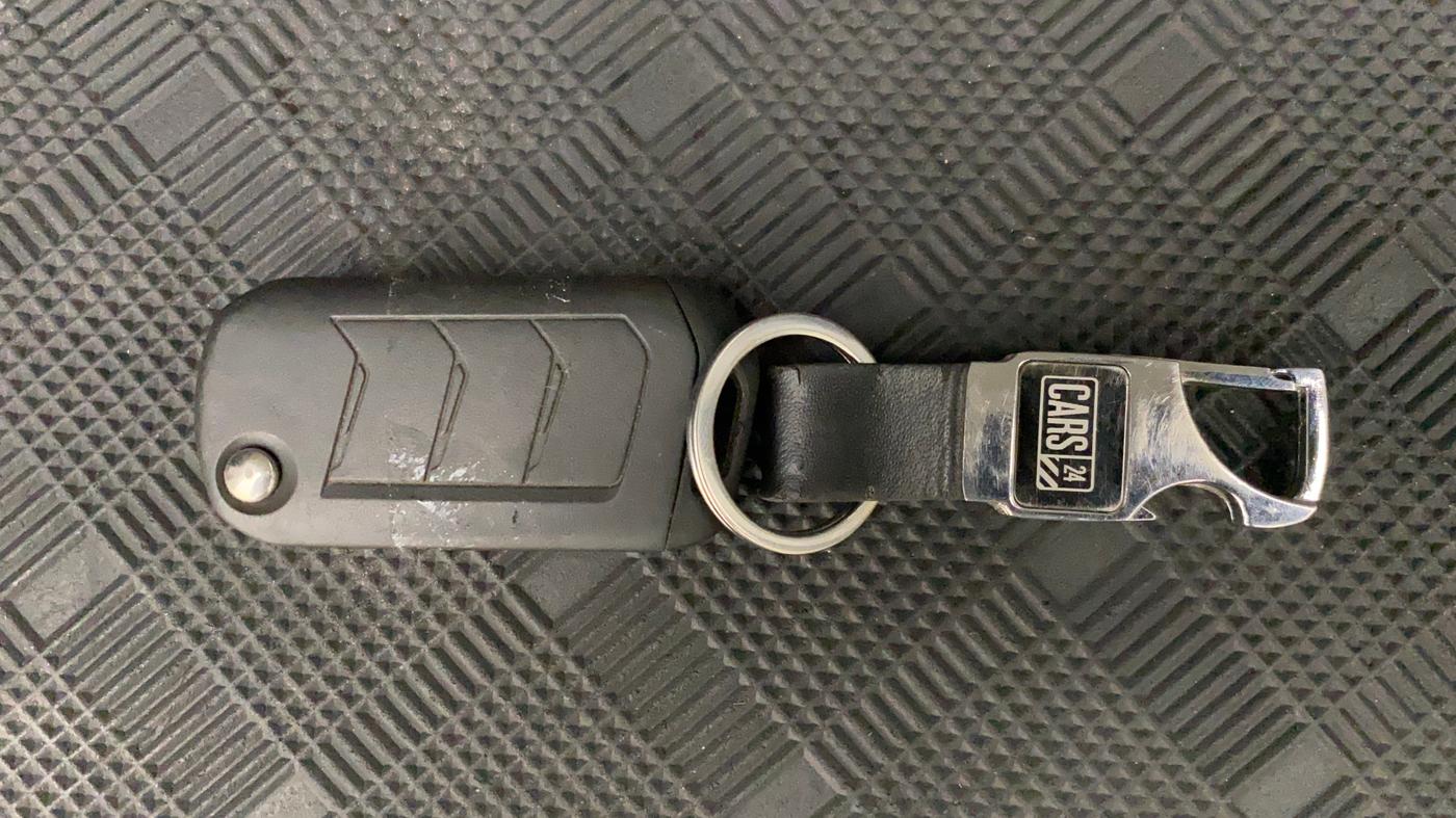 2019 Mahindra Scorpio S5, Diesel, Manual, 99,357 km, Key Close Up