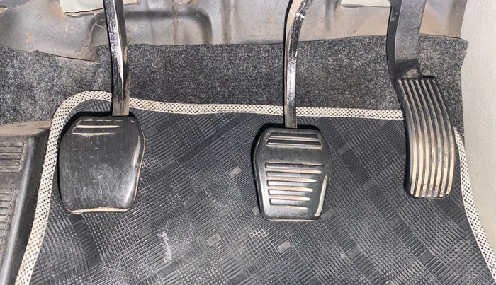2019 Mahindra Scorpio S5, Diesel, Manual, 99,357 km, Pedals