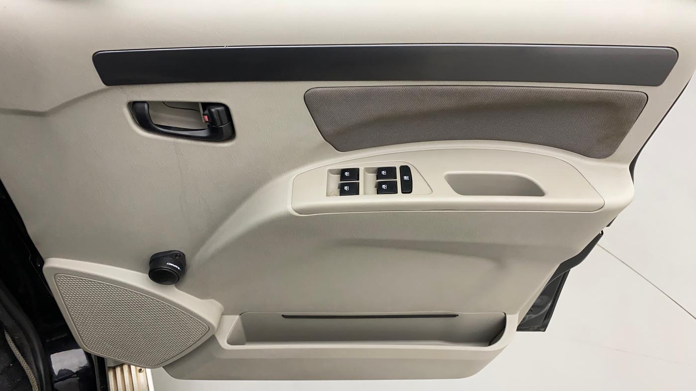 2019 Mahindra Scorpio S5, Diesel, Manual, 99,357 km, Driver Side Door Panels Control