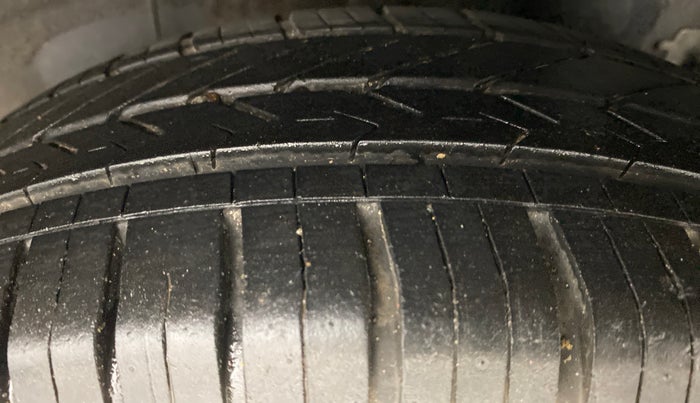 2017 Hyundai Xcent SX 1.2, Petrol, Manual, 14,602 km, Left Rear Tyre Tread