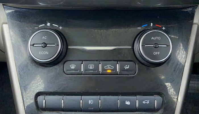 2018 Tata NEXON XZA+ 1.2 Dual Tone, Petrol, Automatic, 75,382 km, Automatic Climate Control