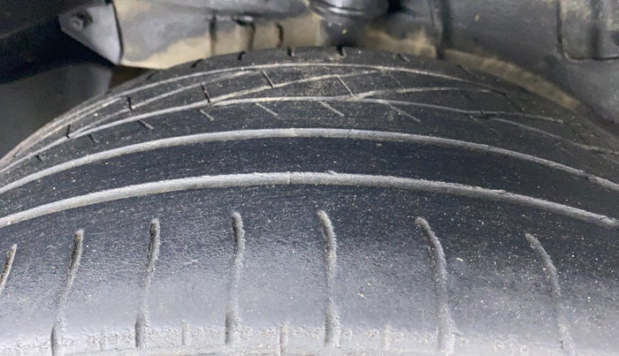 2018 Tata NEXON XZA+ 1.2 Dual Tone, Petrol, Automatic, 75,382 km, Right Rear Tyre Tread
