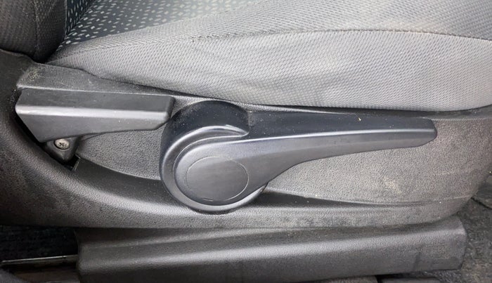 2018 Tata NEXON XZA+ 1.2 Dual Tone, Petrol, Automatic, 75,382 km, Driver Side Adjustment Panel
