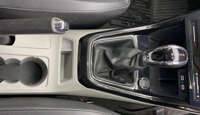 2021 Skoda KUSHAQ STYLE 1.5L TSI DSG, Petrol, Automatic, 25,627 km, Gear Lever