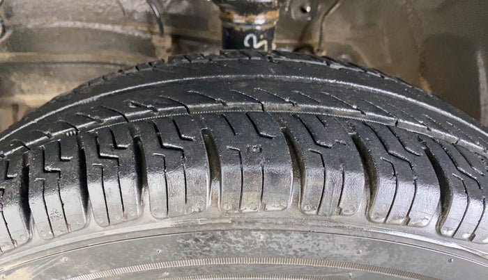 2019 Maruti S PRESSO LXI, CNG, Manual, 89,722 km, Left Front Tyre Tread
