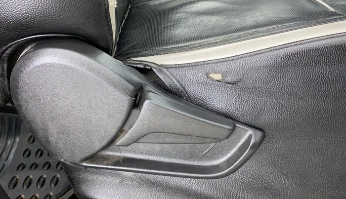 2019 Maruti S PRESSO LXI, CNG, Manual, 89,722 km, Driver Side Adjustment Panel