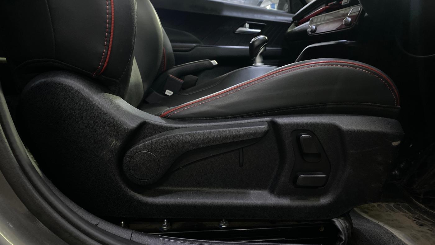 2023 Hyundai Verna SX (O) 1.5 TURBO PETROL MT, Petrol, Manual, 33,313 km, Driver Side Adjustment Panel