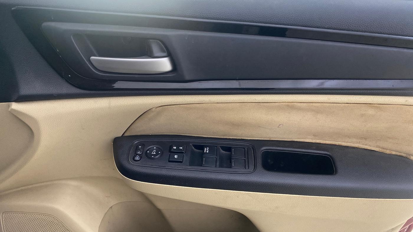 2018 Honda Amaze 1.2L I-VTEC V CVT, Petrol, Automatic, 25,626 km, Driver Side Door Panels Control