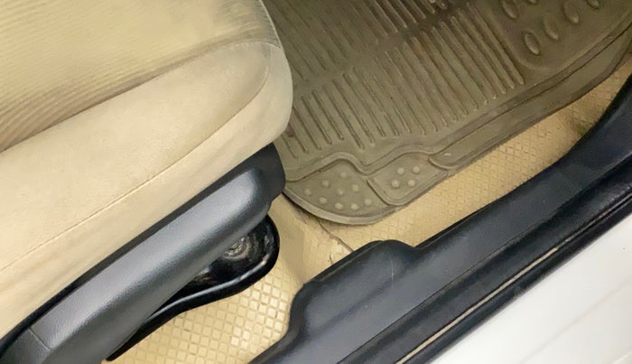 2015 Honda City 1.5L I-VTEC SV CVT, Petrol, Automatic, 83,213 km, Flooring - Carpet is minor damage