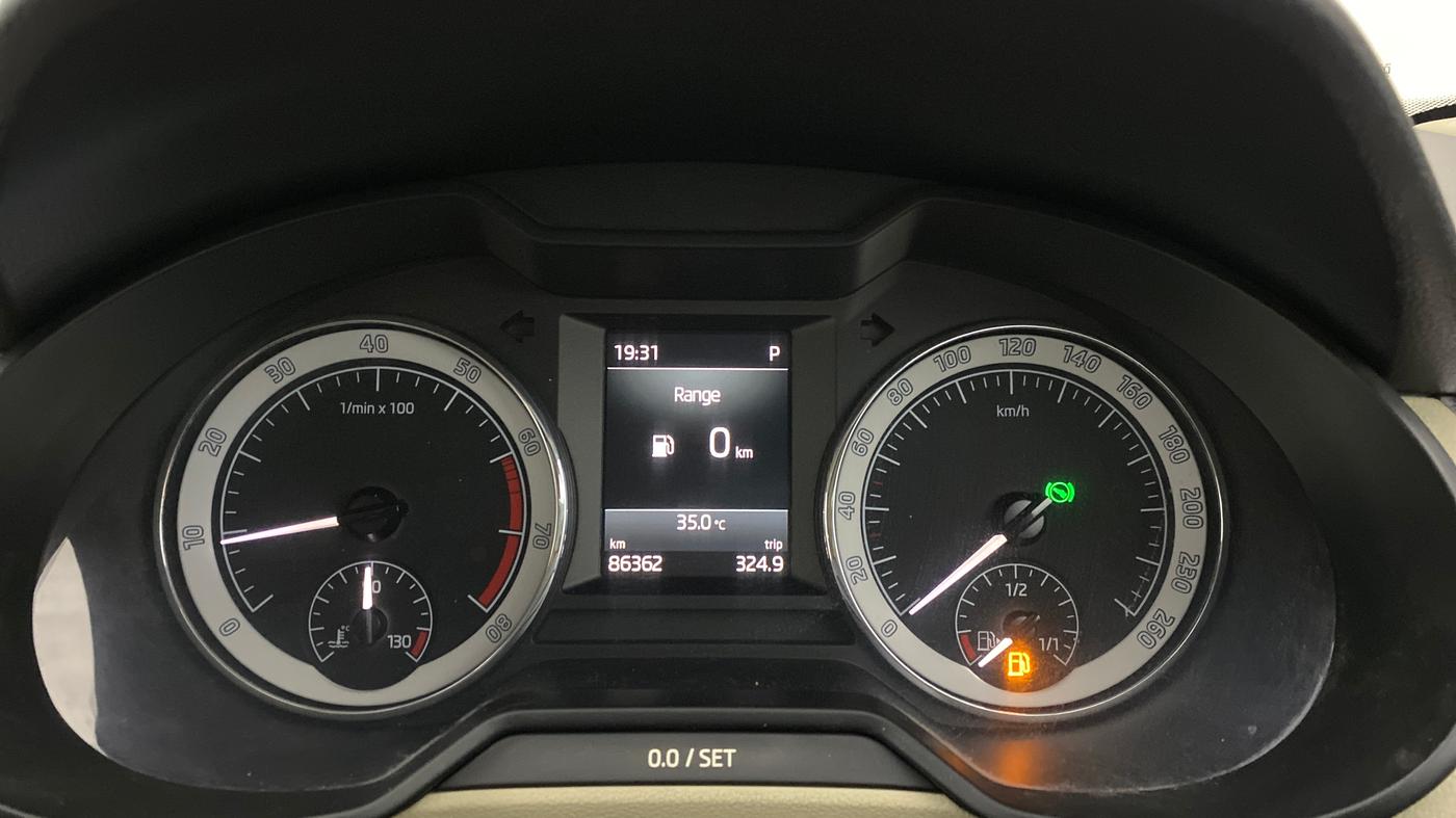 2018 Skoda Octavia STYLE 1.8 TSI AT, Petrol, Automatic, 86,362 km, Odometer Image