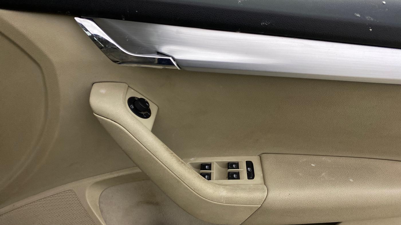 2018 Skoda Octavia STYLE 1.8 TSI AT, Petrol, Automatic, 86,362 km, Driver Side Door Panels Control