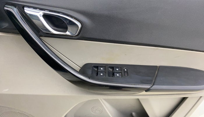 2016 Tata Tiago XZ PETROL, Petrol, Manual, 73,887 km, Driver Side Door Panels Control