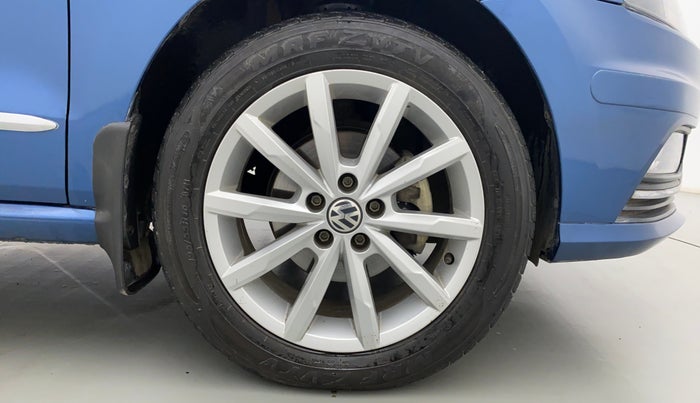 2017 Volkswagen Ameo HIGHLINE 1.2, Petrol, Manual, 30,407 km, Right Front Wheel