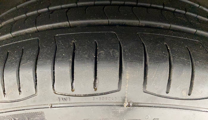 2020 Skoda Rapid AMBITION AT TSI, Petrol, Automatic, 93,113 km, Left Front Tyre Tread